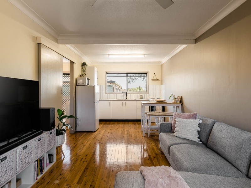 2/10 Long Street, Rangeville - Thumbnail 2