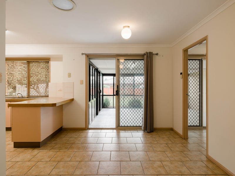 96 Hursley Road, Newtown - Thumbnail 3