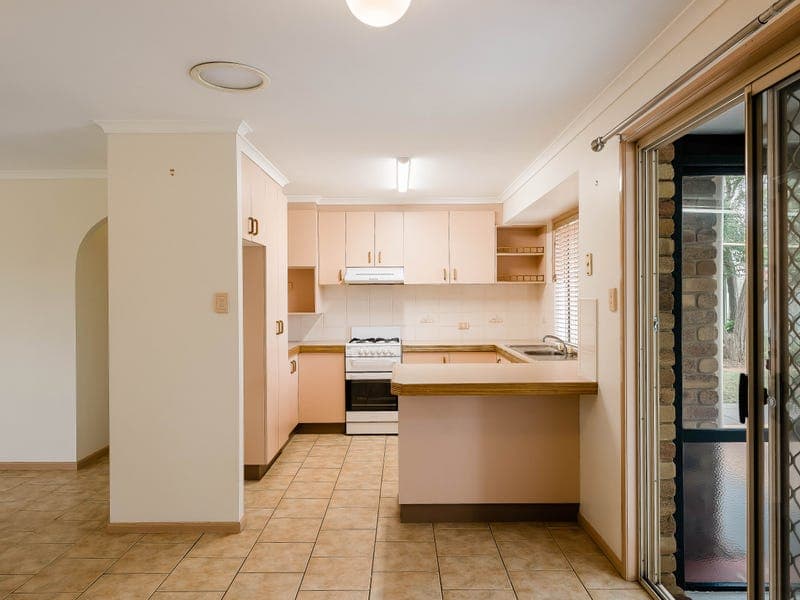 96 Hursley Road, Newtown - Thumbnail 4