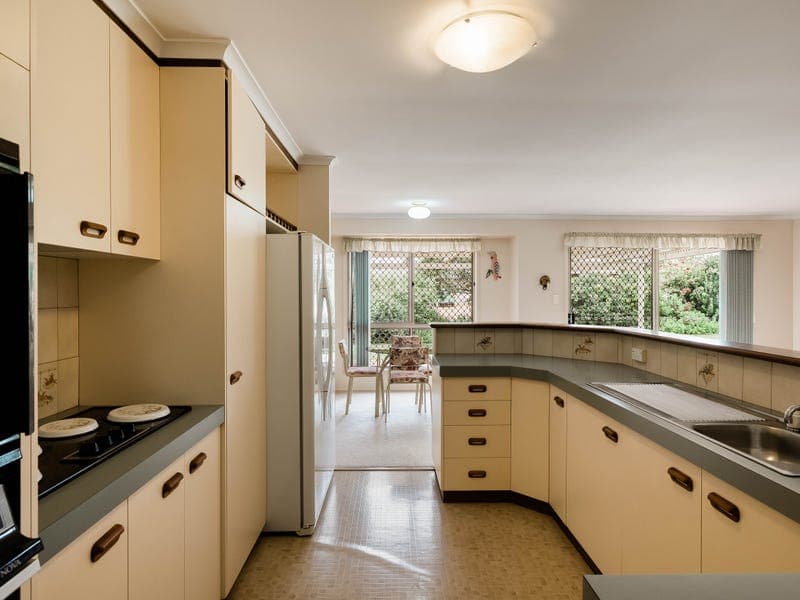 6 Jull Drive, Centenary Heights - Thumbnail 4