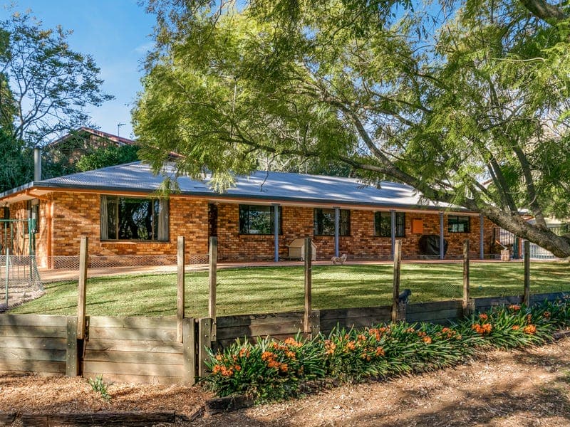 9 Sirron Street, Blue Mountain Heights - Thumbnail 2