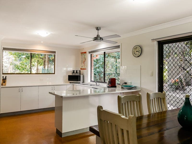 9 Sirron Street, Blue Mountain Heights - Thumbnail 5