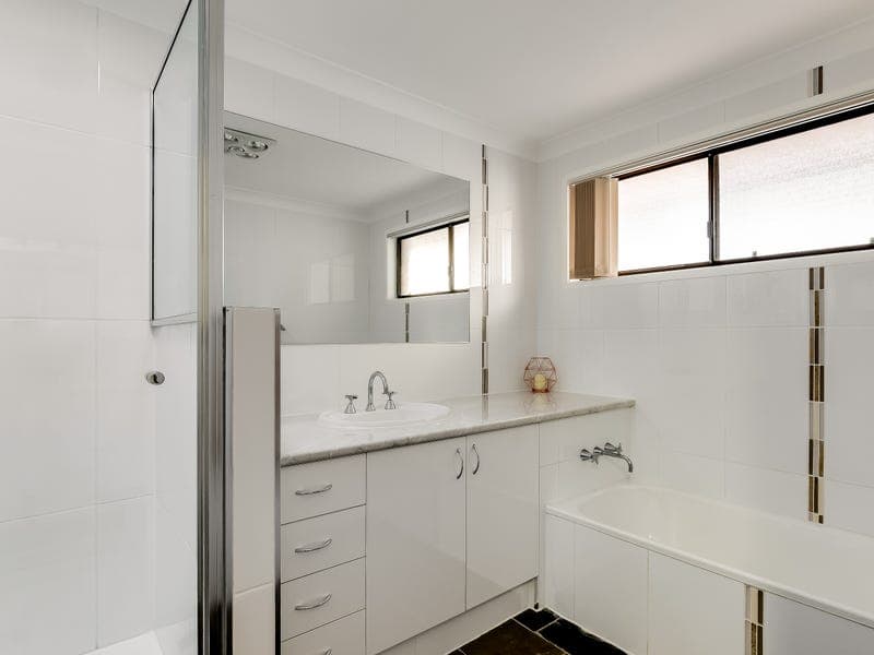 9 Sirron Street, Blue Mountain Heights - Thumbnail 7