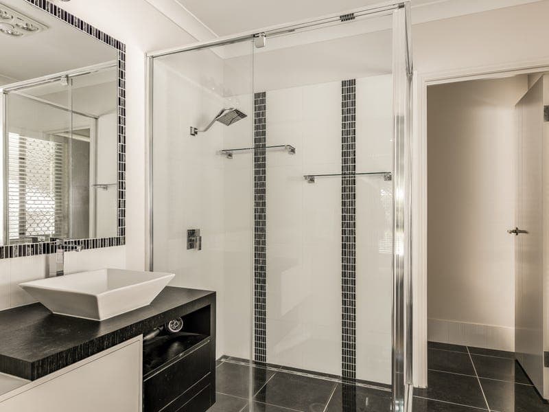 6 Anna Maria Street, Blue Mountain Heights - Thumbnail 8