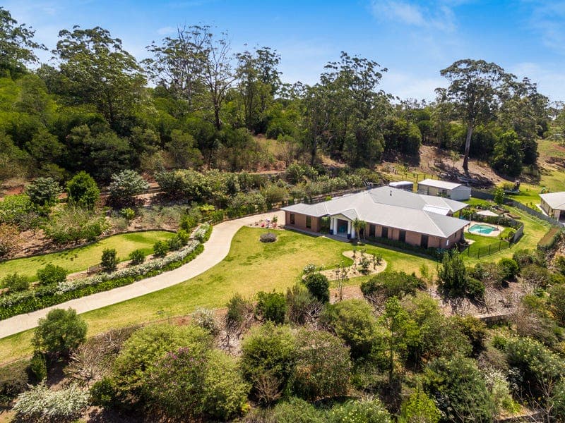 6 Anna Maria Street, Blue Mountain Heights - Image 1