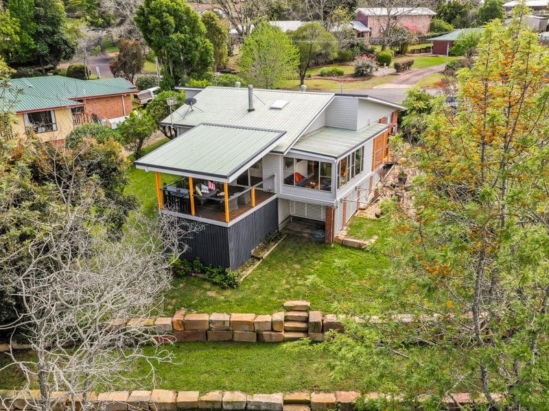5 Sirron Street, Blue Mountain Heights - Image 1