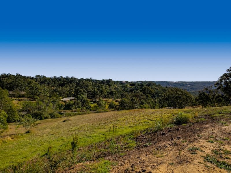 6 Keira Court, Blue Mountain Heights - Thumbnail 2