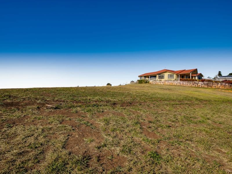 11 Keira Court, Blue Mountain Heights - Thumbnail 3