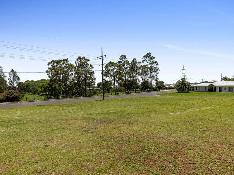 25 Lynne Court, Highfields - Thumbnail 4