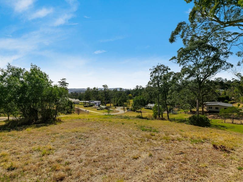 8 Guido Avenue, Blue Mountain Heights - Thumbnail 2