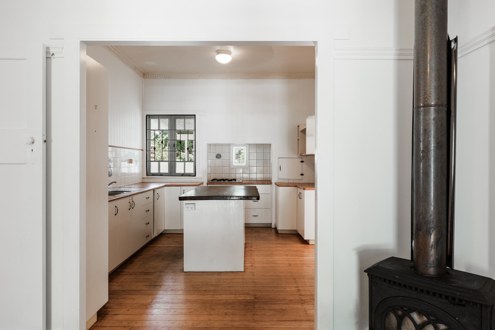 19 Collins Street, Mount Lofty - Thumbnail 4