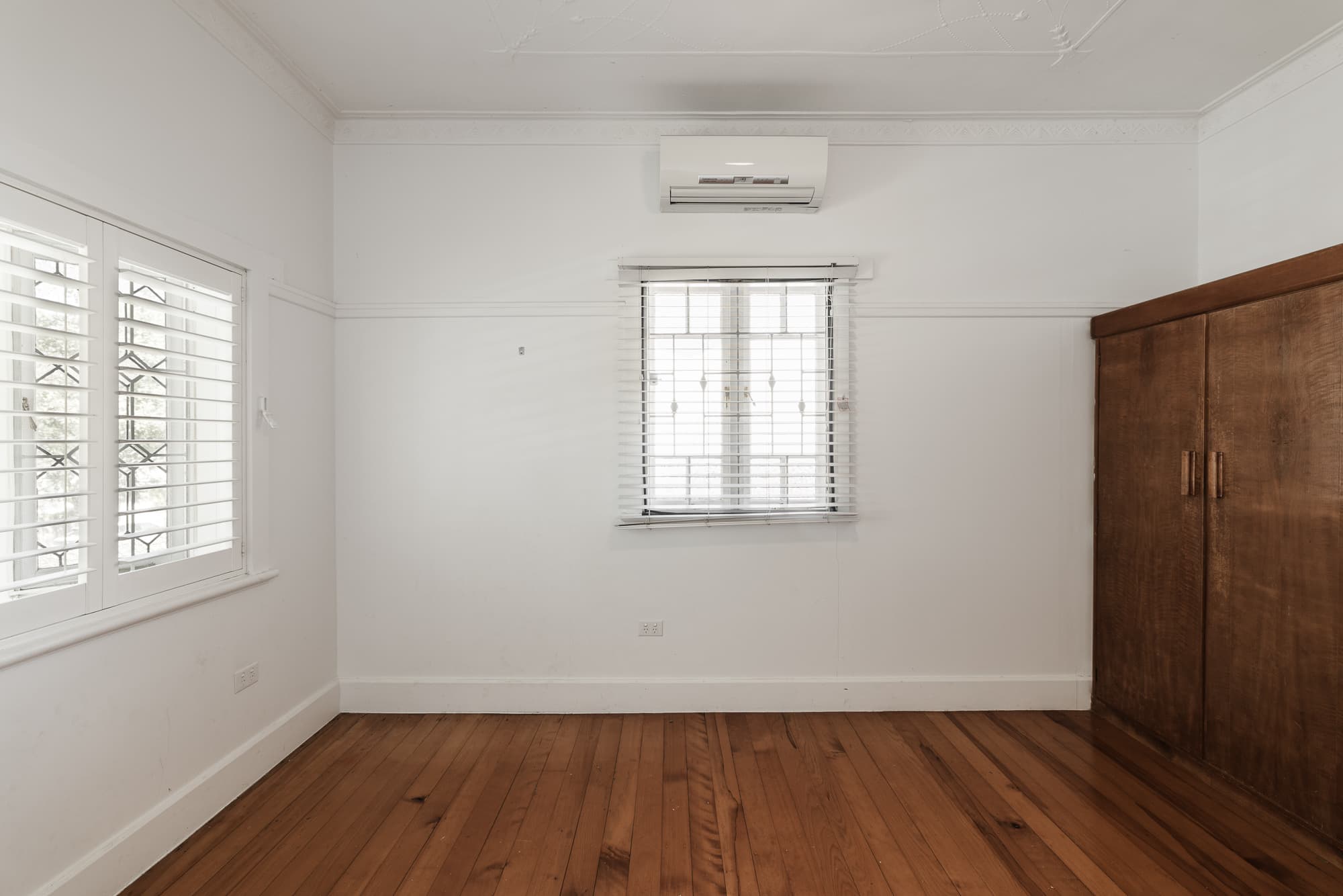 19 Collins Street, Mount Lofty - Thumbnail 3