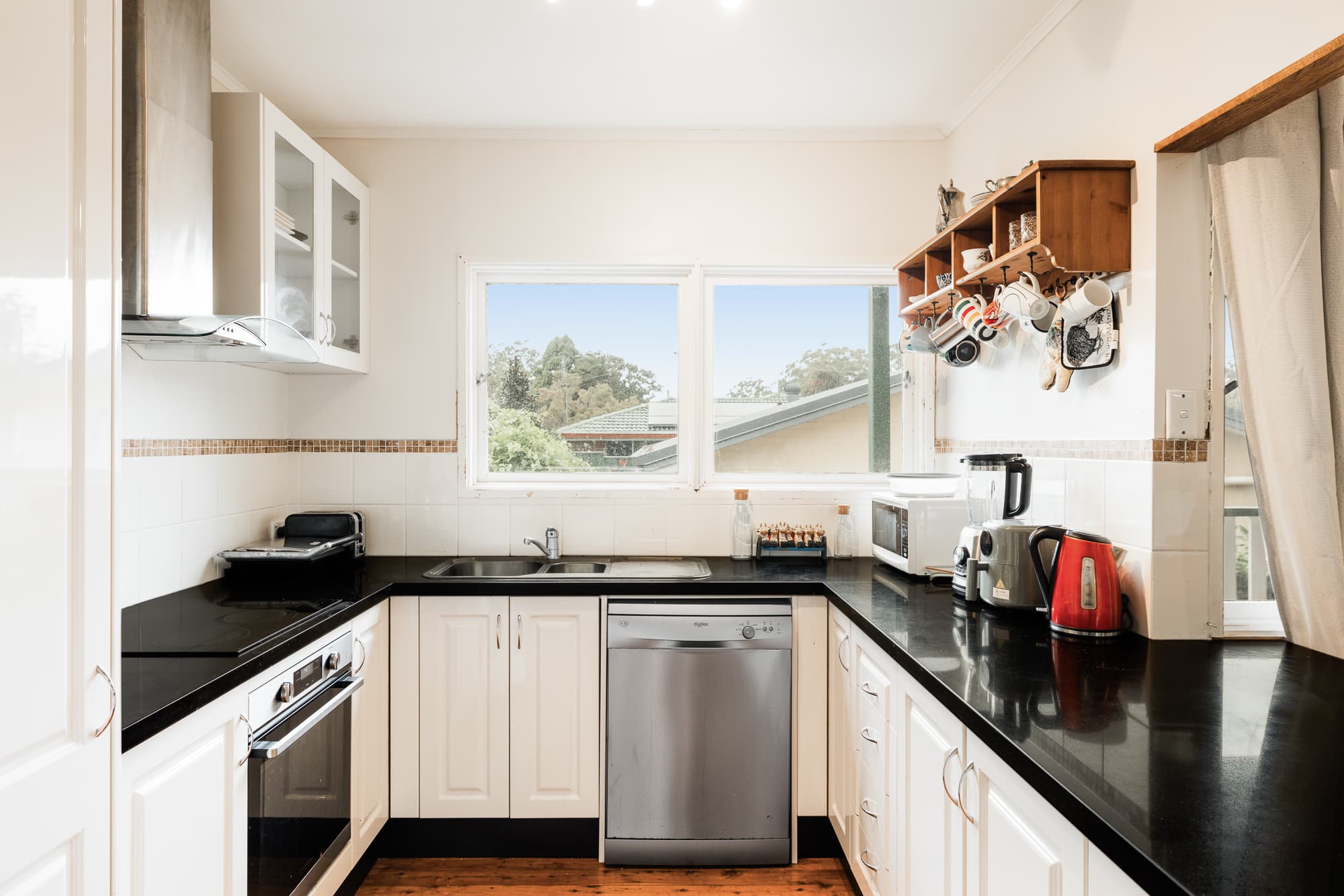 48 Stuart Street, Mount Lofty - Thumbnail 7
