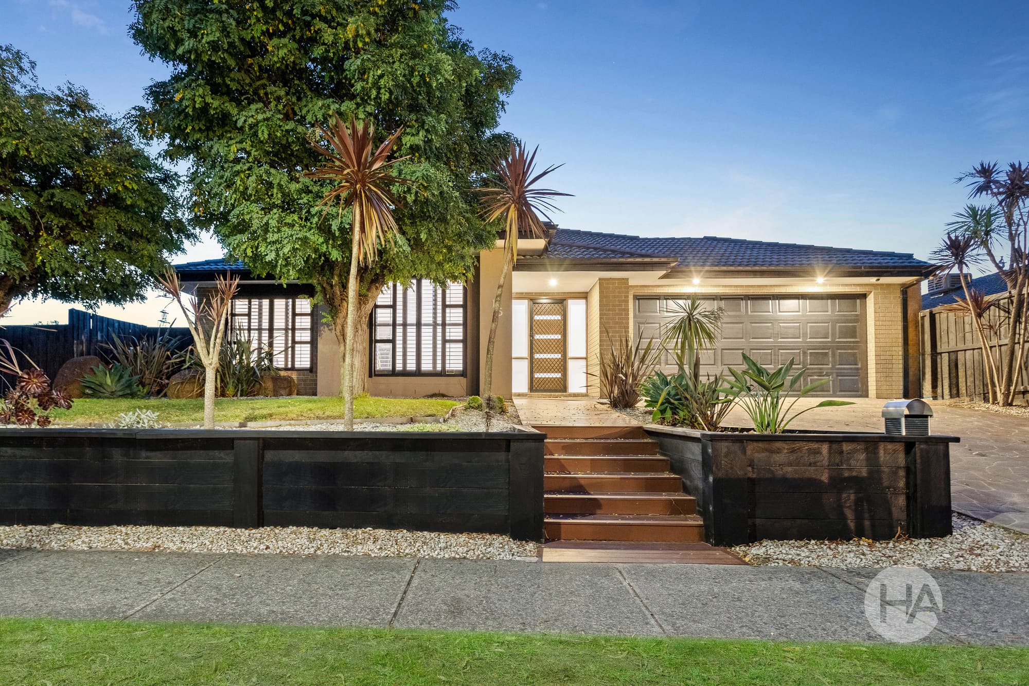 15 Broadstone Way, CRANBOURNE, Cranbourne - Image 1