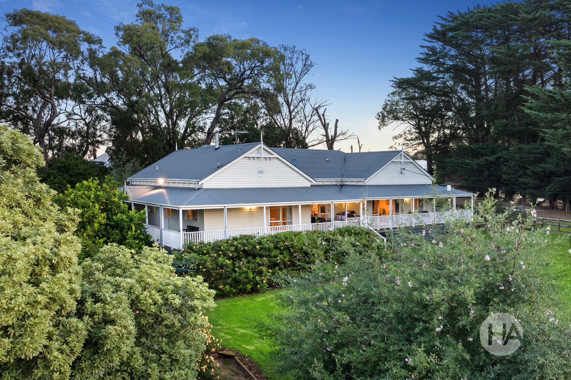 741 Warburton Highway, SEVILLE, Seville - Thumbnail 2