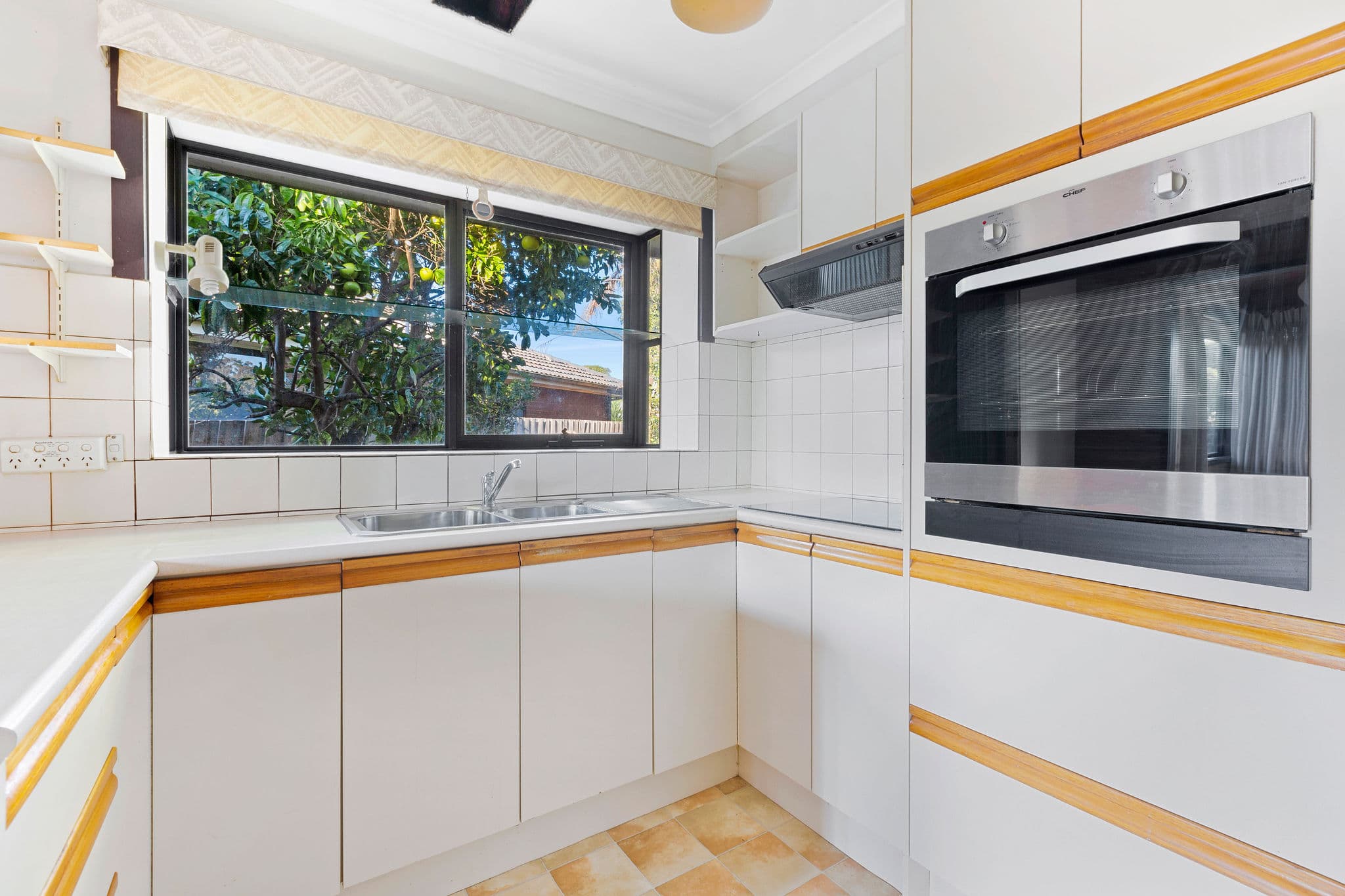2 Minton Drive, FRANKSTON, Frankston - Thumbnail 2