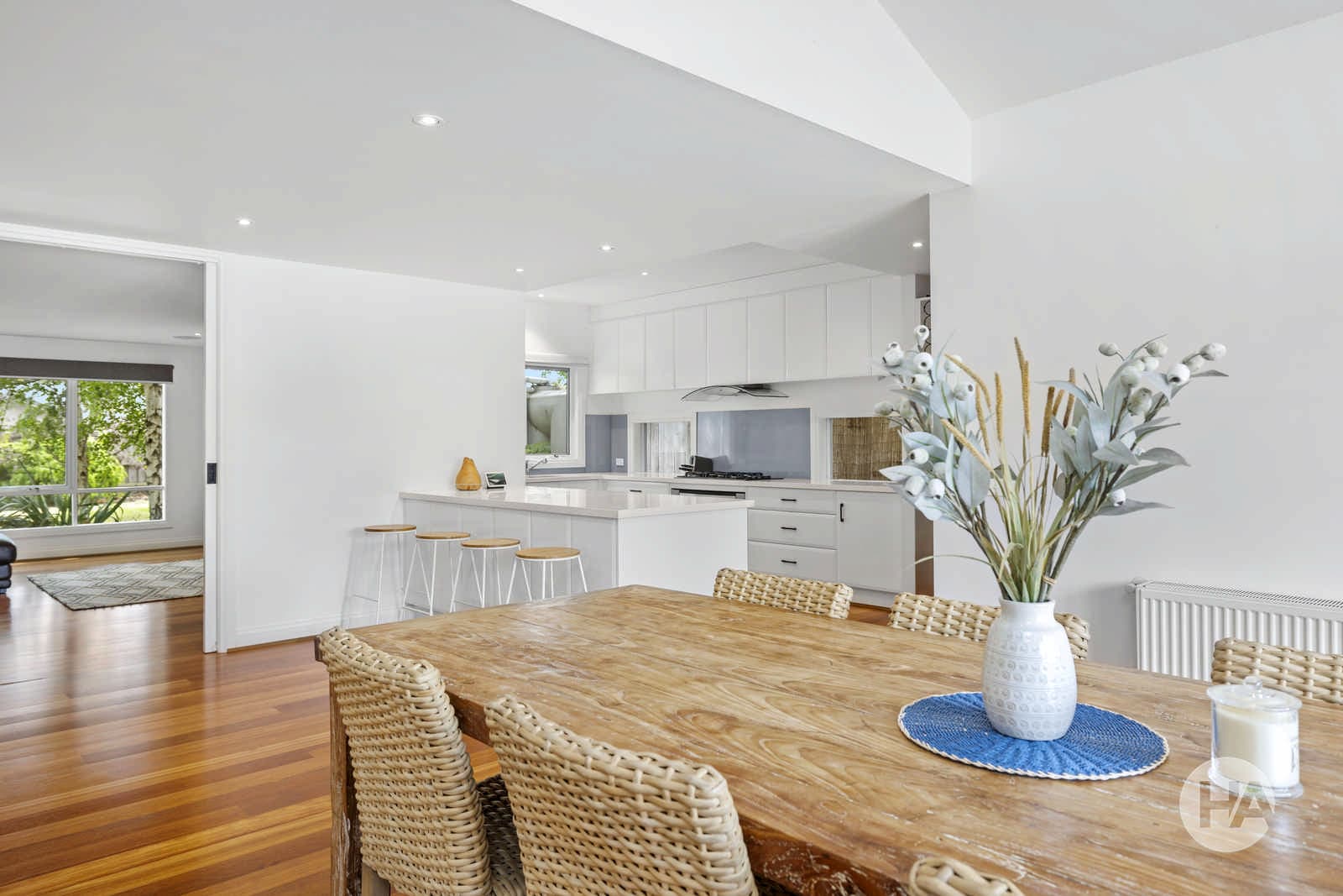 14 Crestwood Drive, ROSEBUD, Rosebud - Thumbnail 5