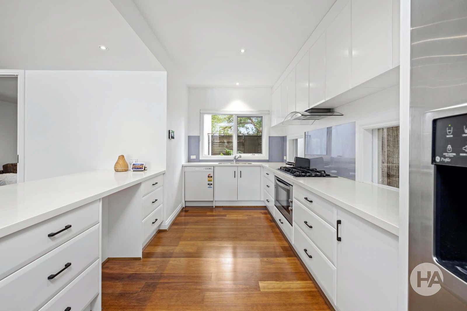 14 Crestwood Drive, ROSEBUD, Rosebud - Thumbnail 7