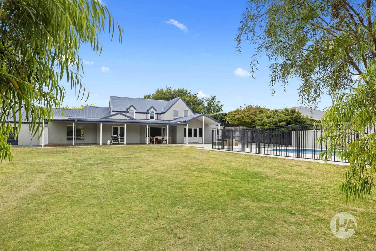 14 Crestwood Drive, ROSEBUD, Rosebud - Thumbnail 3