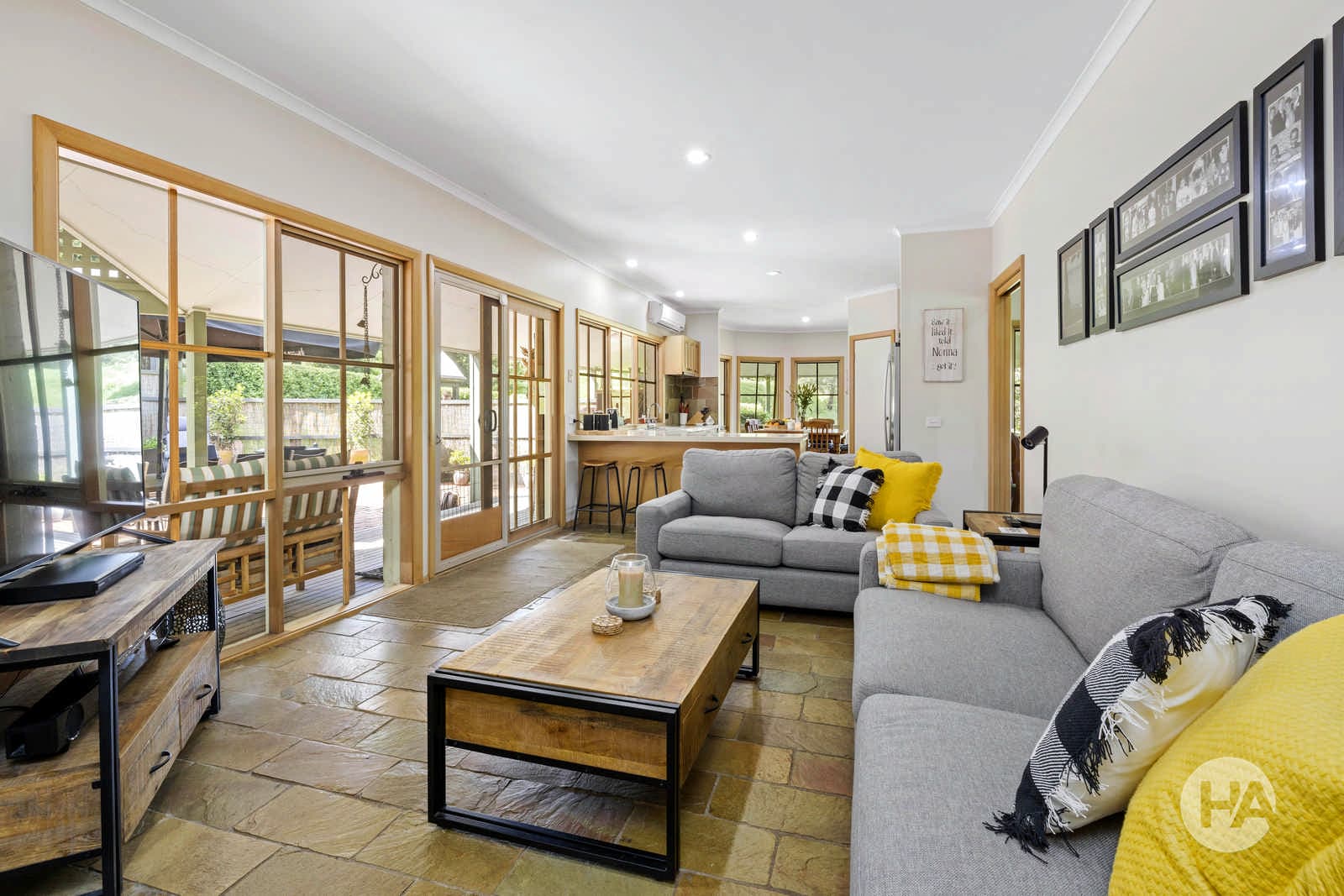 11 Riviera Close, MOUNT ELIZA, Mount Eliza - Thumbnail 3