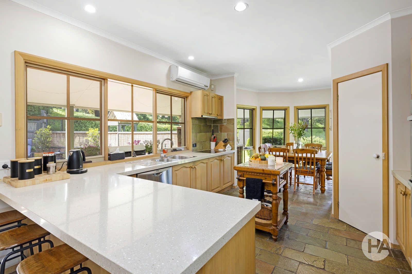 11 Riviera Close, MOUNT ELIZA, Mount Eliza - Thumbnail 4