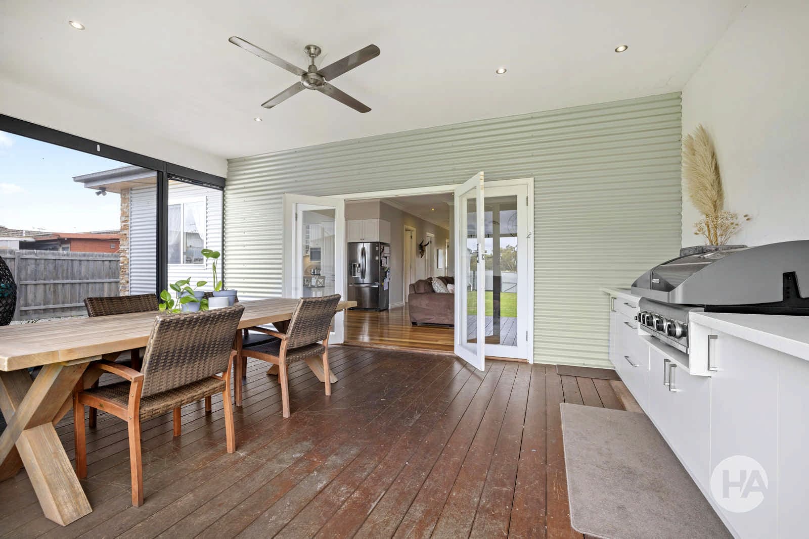 126 South Gippsland Highway, TOORADIN, Tooradin - Thumbnail 2