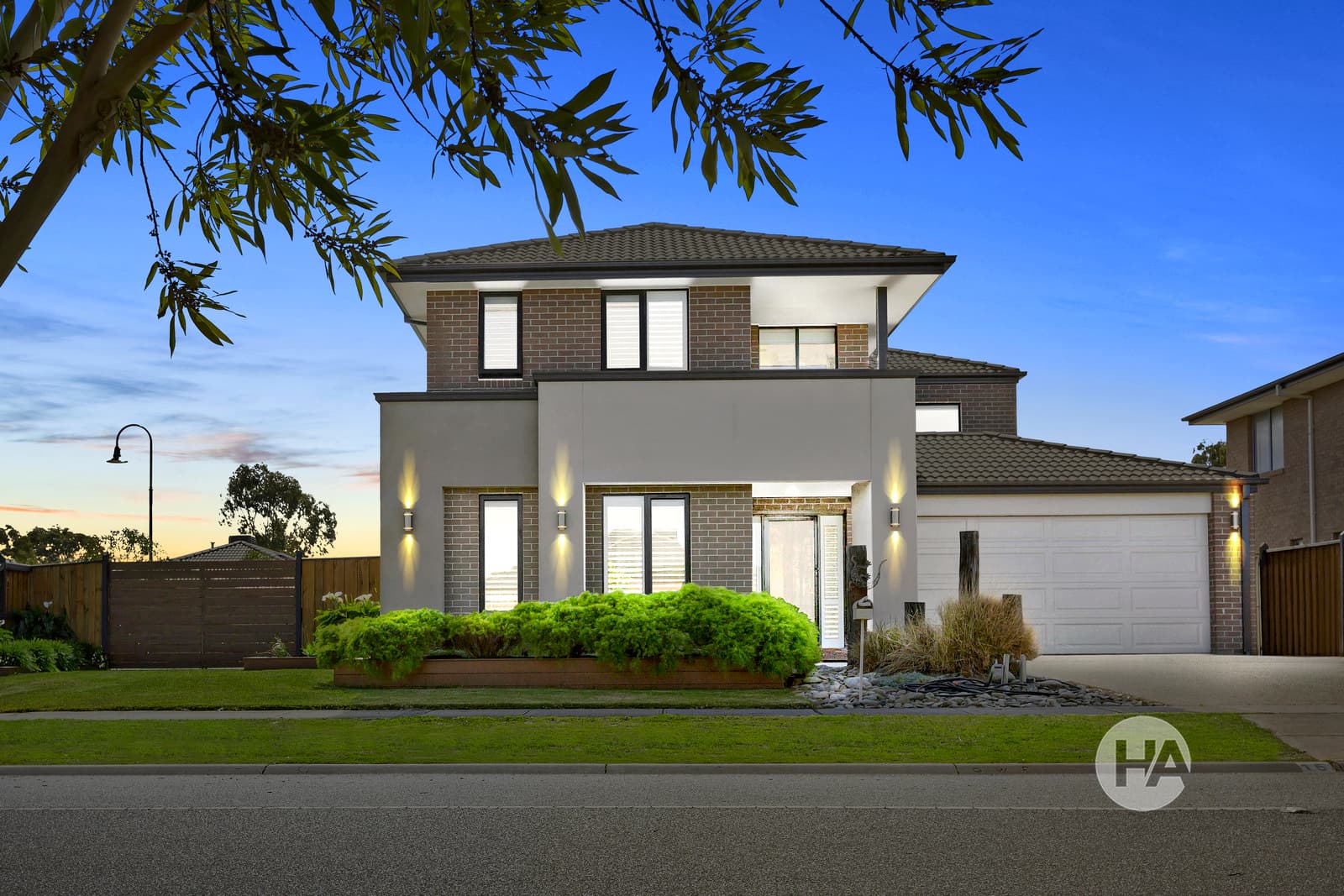 15 Peisley Crescent, CRANBOURNE EAST, Cranbourne East - Image 1