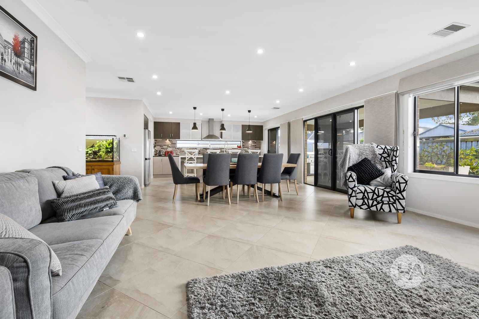 15 Peisley Crescent, CRANBOURNE EAST, Cranbourne East - Thumbnail 6