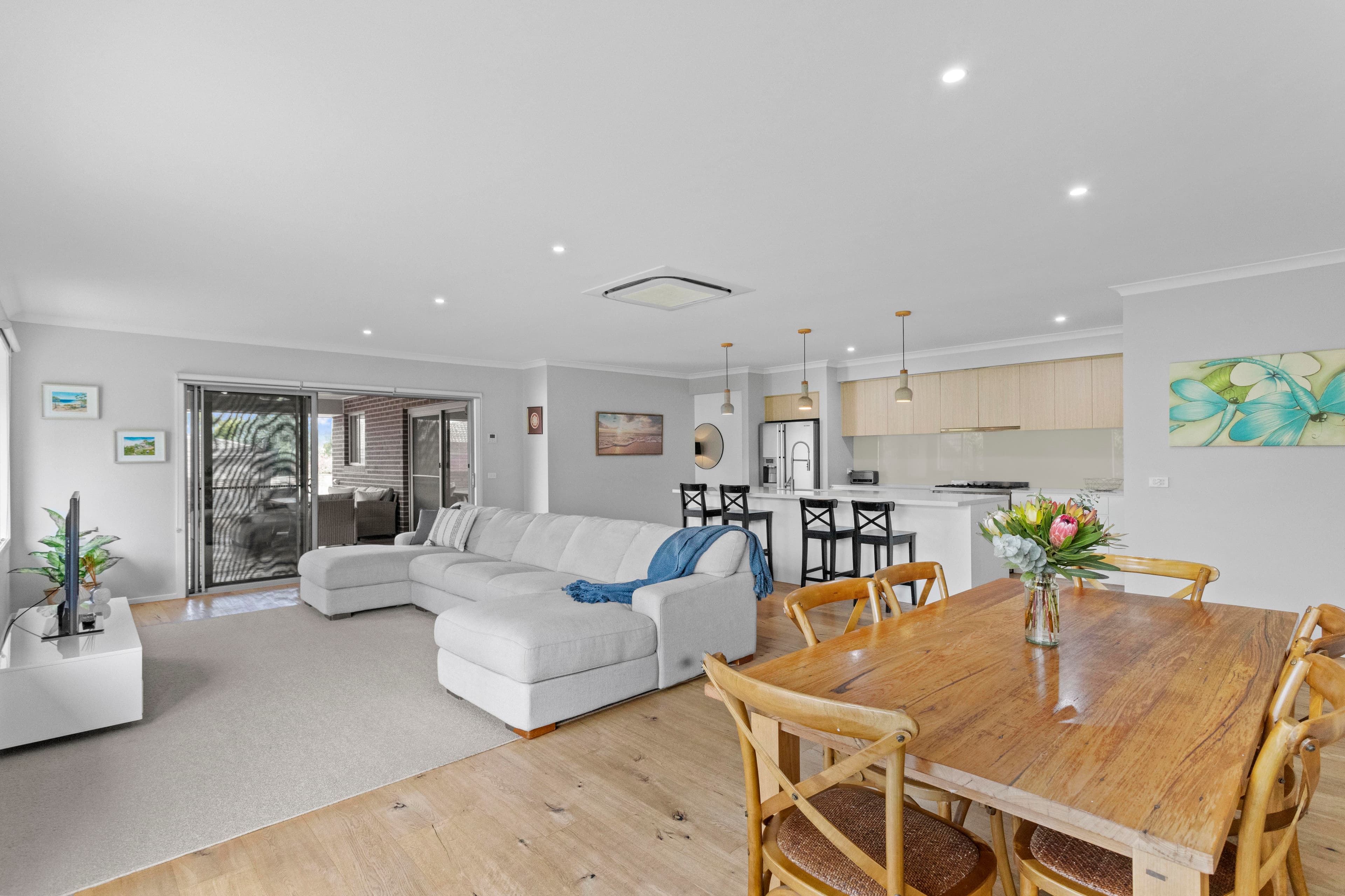 93 Beach Hill Avenue, SOMERS, Somers - Thumbnail 2