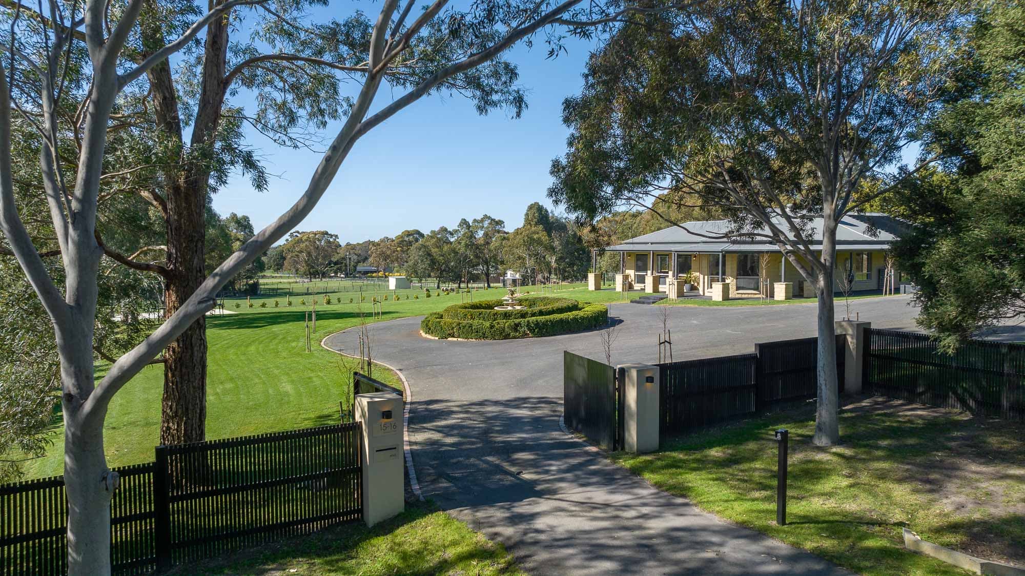 15-16 Madelyn Court, CRANBOURNE SOUTH, Cranbourne South - Thumbnail 2