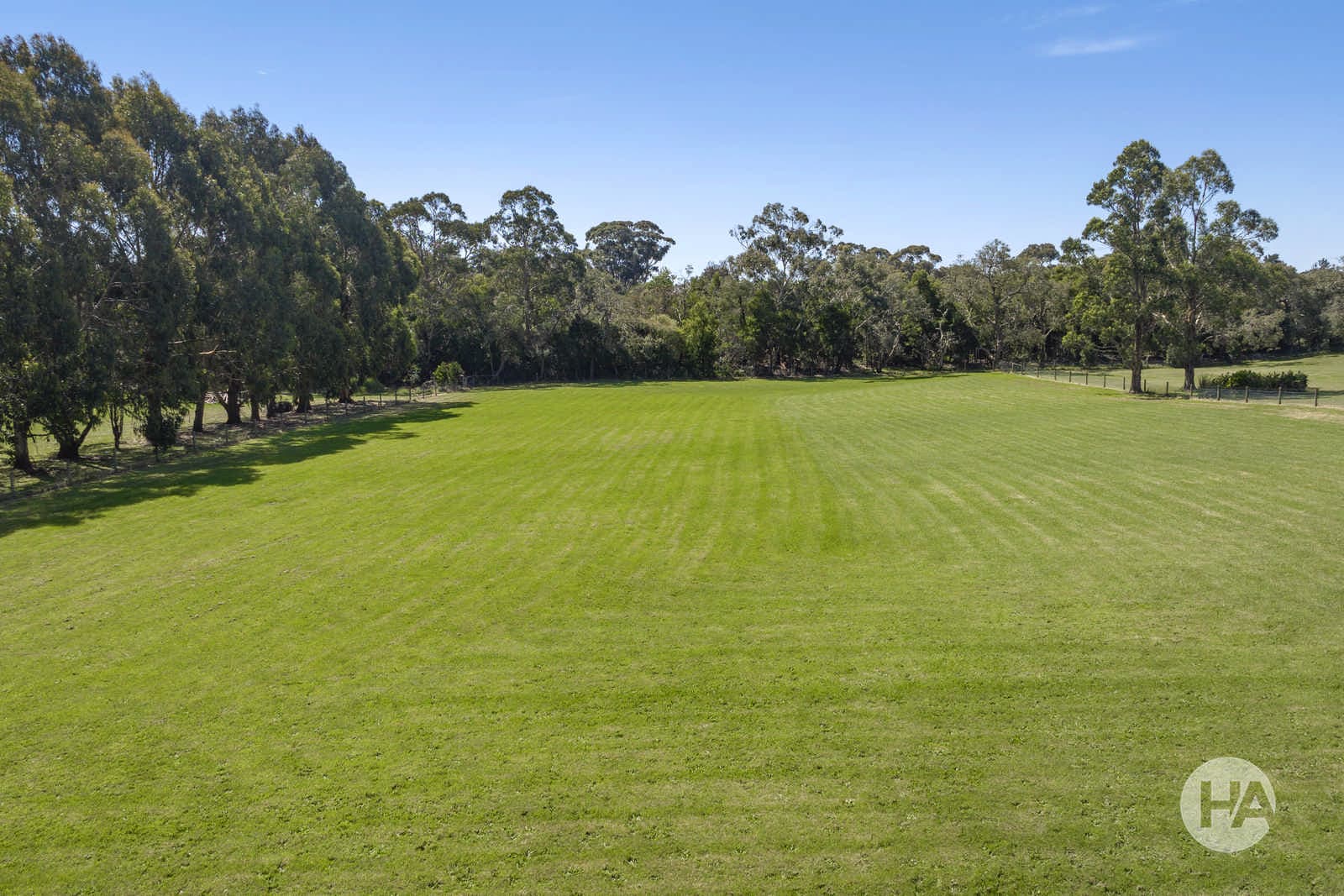 105 Highfield Drive, LANGWARRIN SOUTH, Langwarrin South - Thumbnail 2