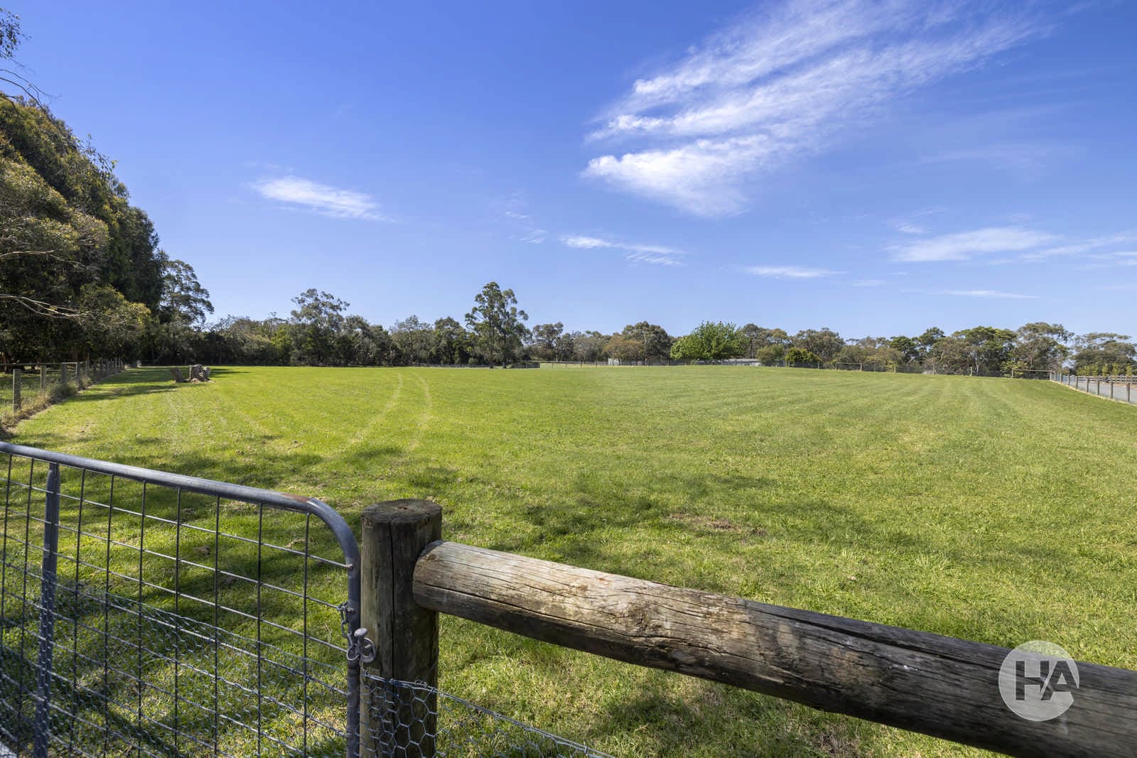 105 Highfield Drive, LANGWARRIN SOUTH, Langwarrin South - Thumbnail 3