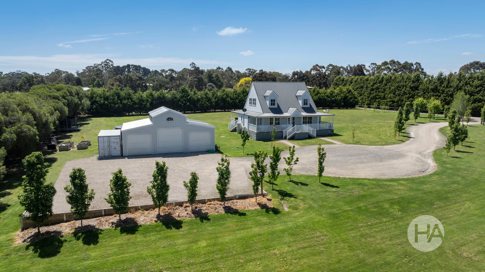 95 Highfield Drive, LANGWARRIN SOUTH, Langwarrin South - Thumbnail 2