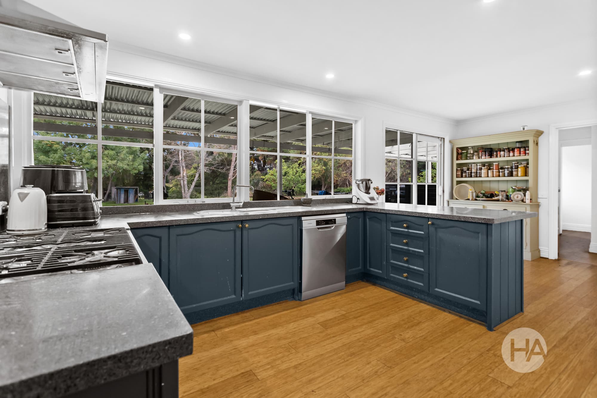 2 Peter Kent Drive, SOMERVILLE, Somerville - Thumbnail 2