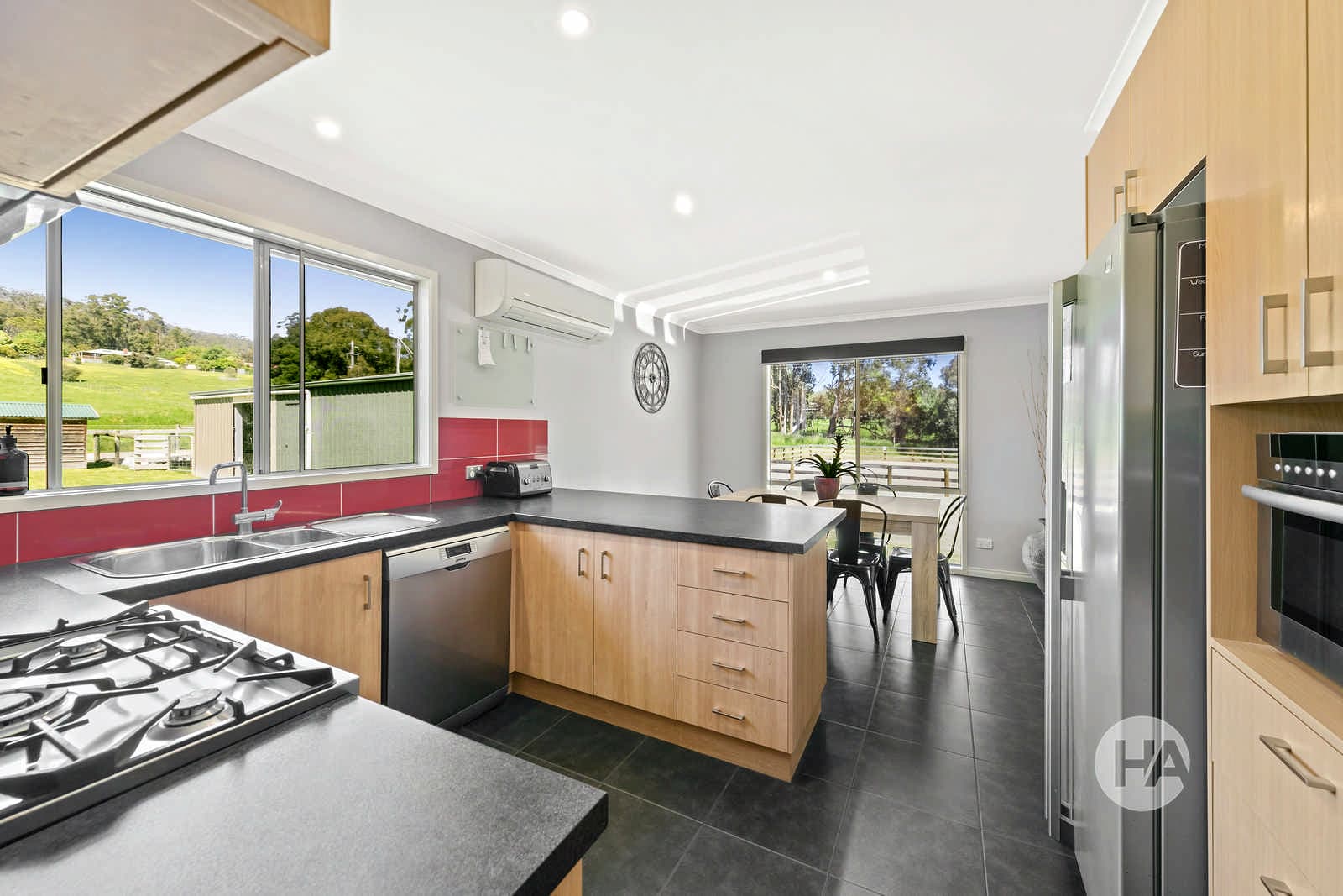 32 Mcintyre Road, YARRAGON, Yarragon - Thumbnail 2