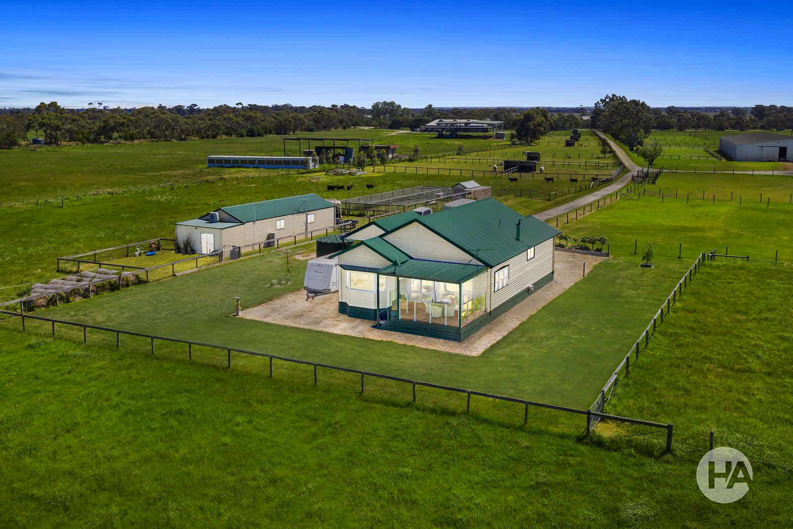 946 Mcdonalds Drain Road, PAKENHAM, Pakenham - Thumbnail 4