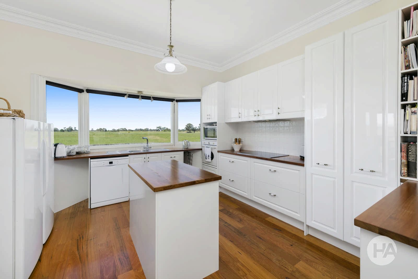 946 Mcdonalds Drain Road, PAKENHAM, Pakenham - Thumbnail 6