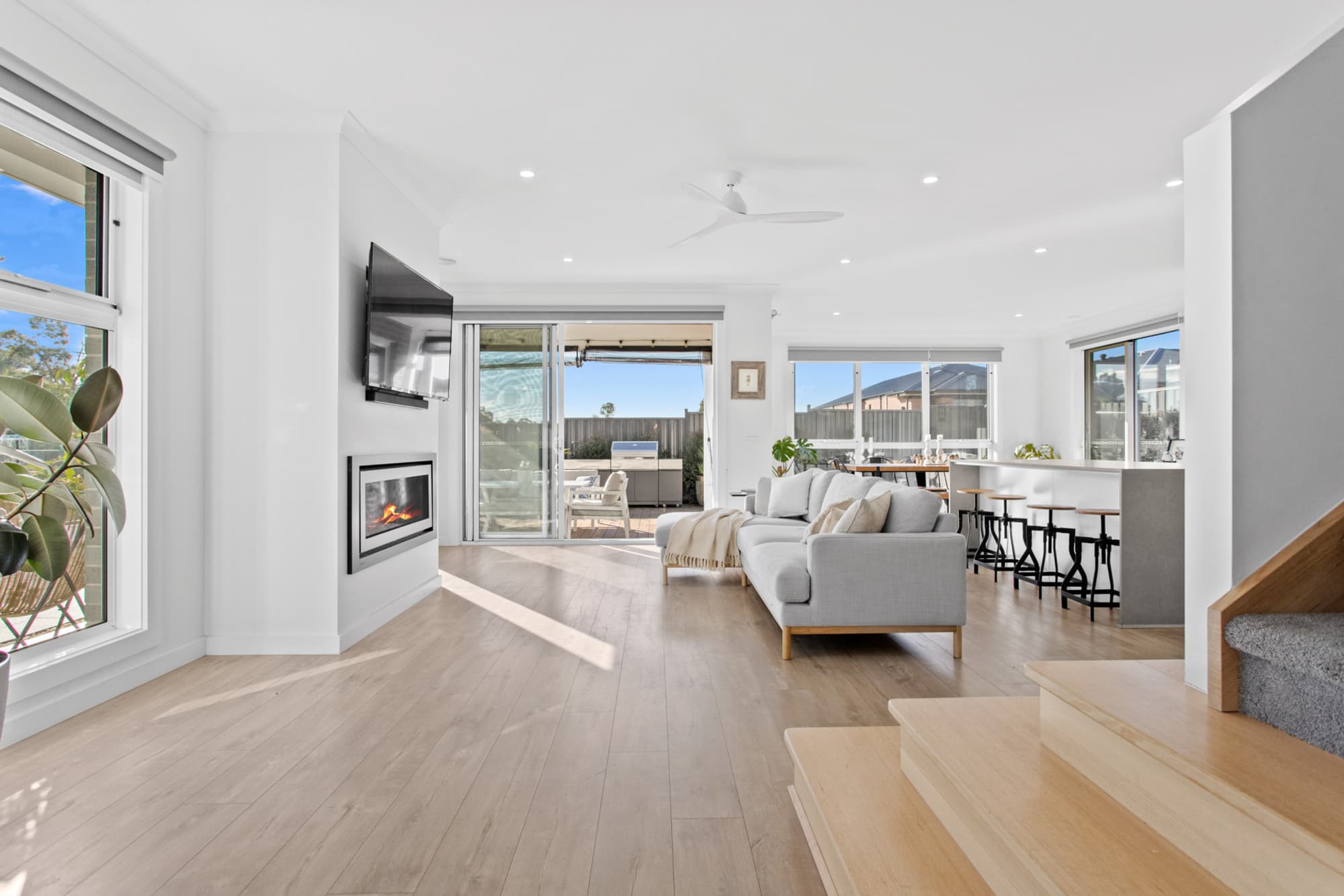34 Brilliante Circuit, LANGWARRIN, Langwarrin - Thumbnail 2