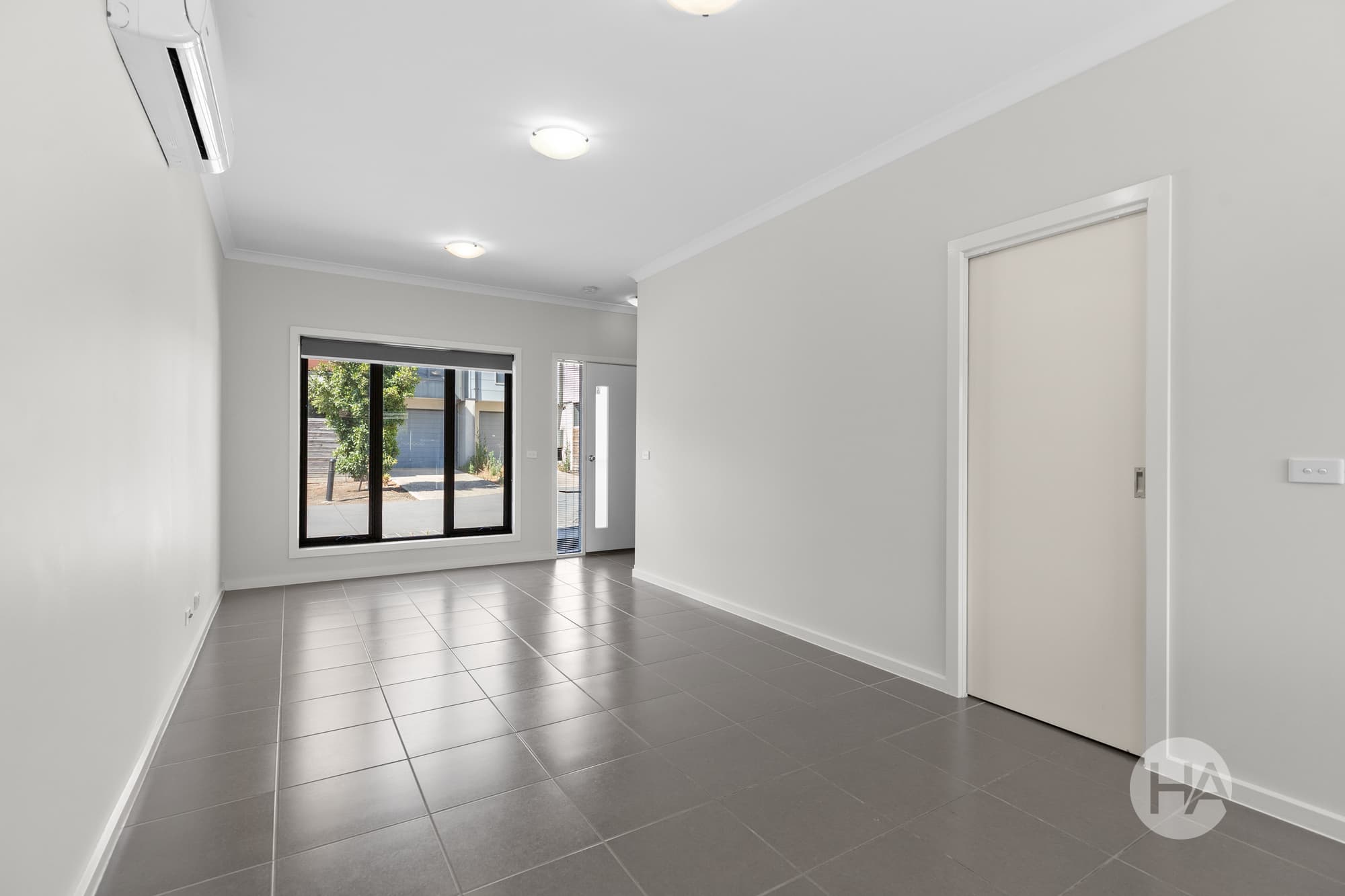 6 Queenie Way, CRANBOURNE WEST, Cranbourne West - Thumbnail 4