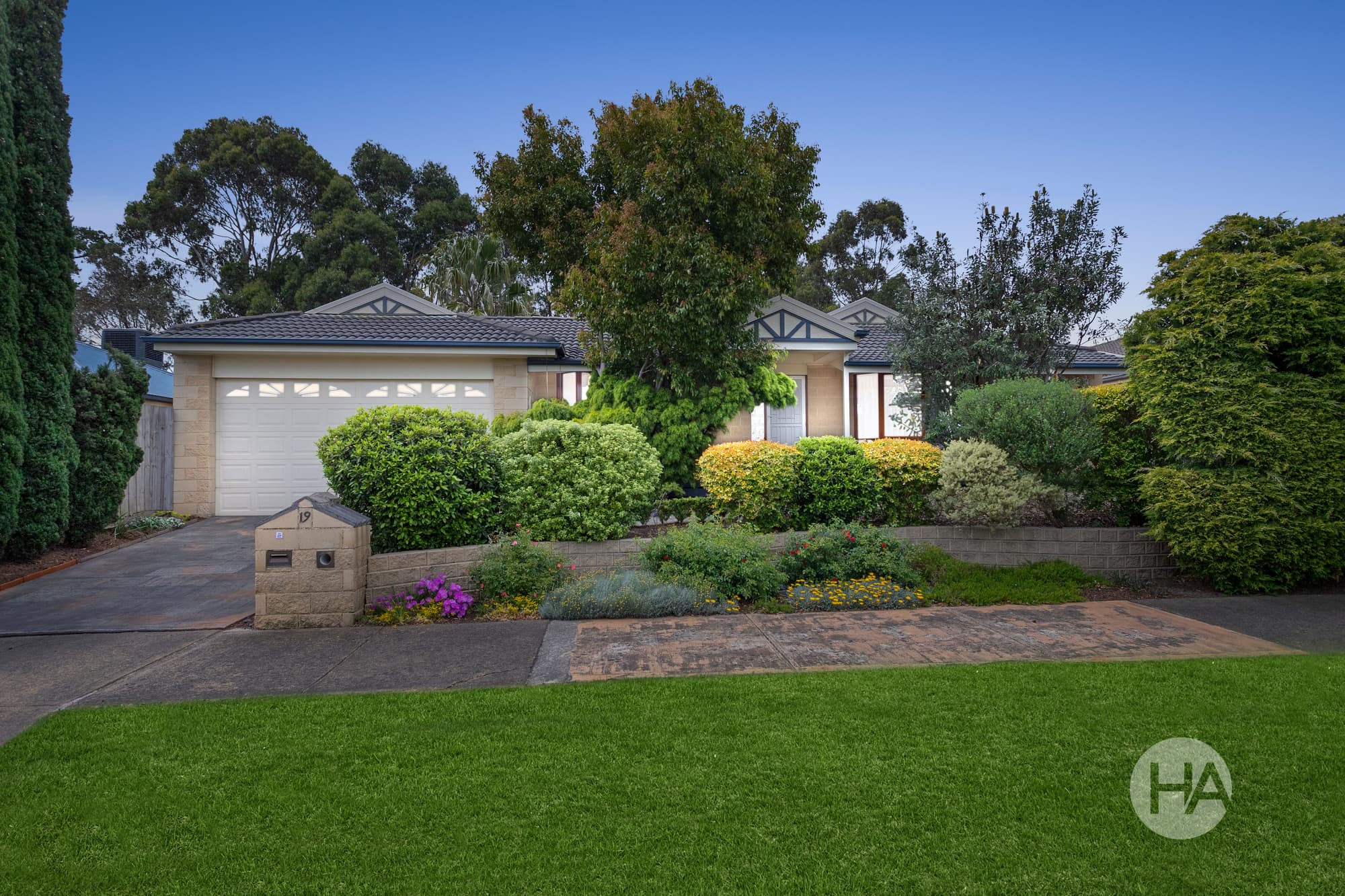 19 Petalnina Close, SOMERVILLE, Somerville - Image 1