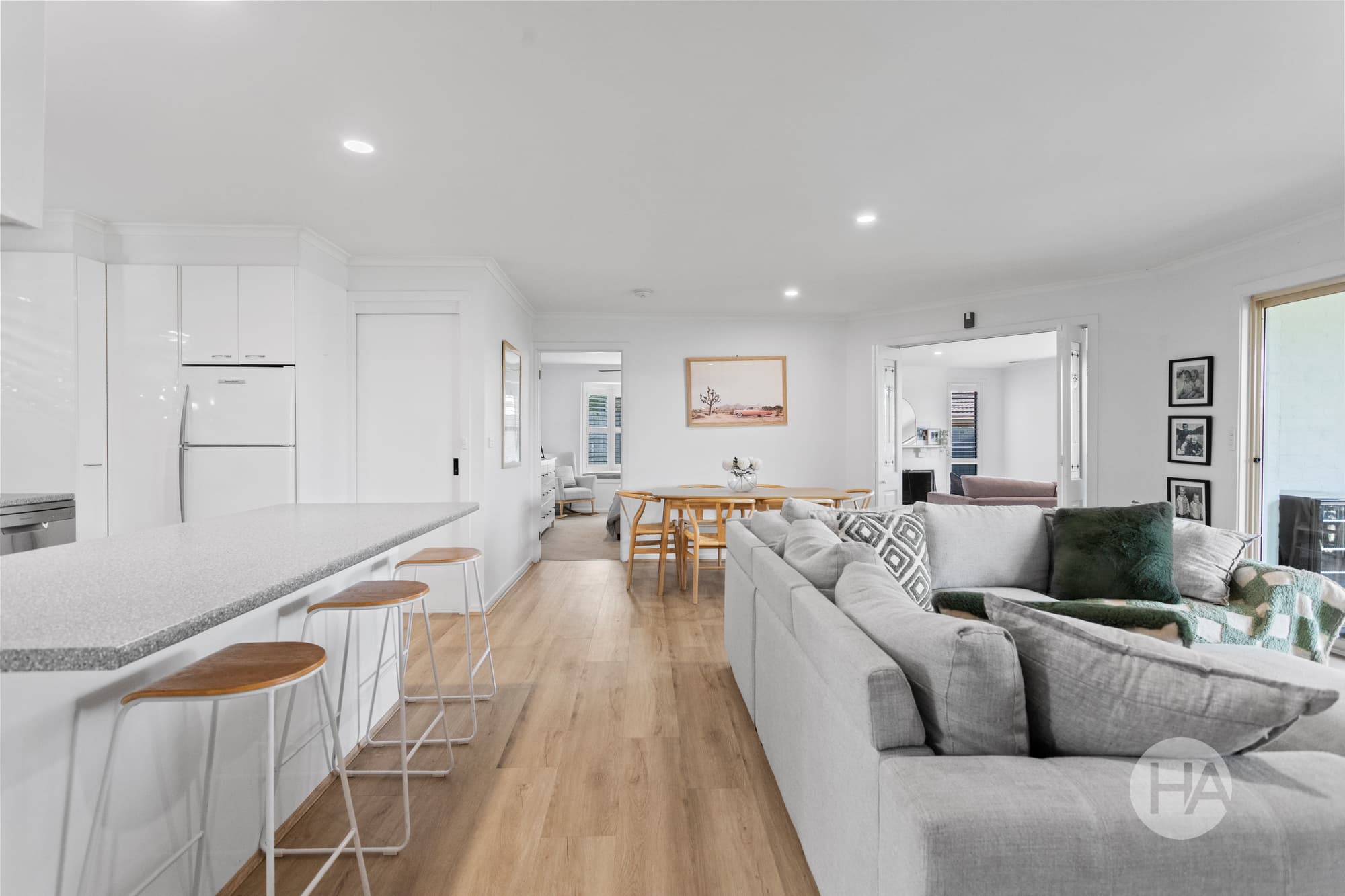 2 Deborah Court, SOMERVILLE, Somerville - Thumbnail 4