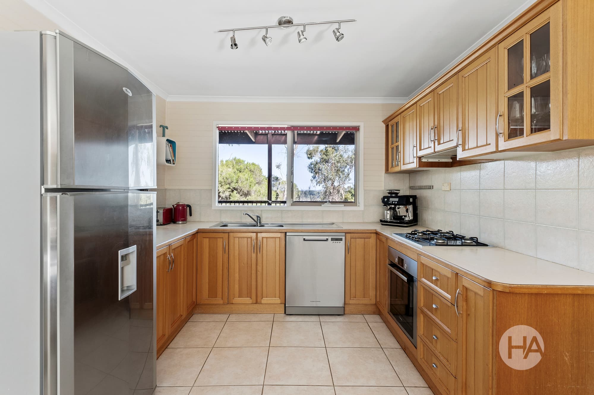 96-98 Eumeralla Grove, MOUNT ELIZA, Mount Eliza - Thumbnail 5