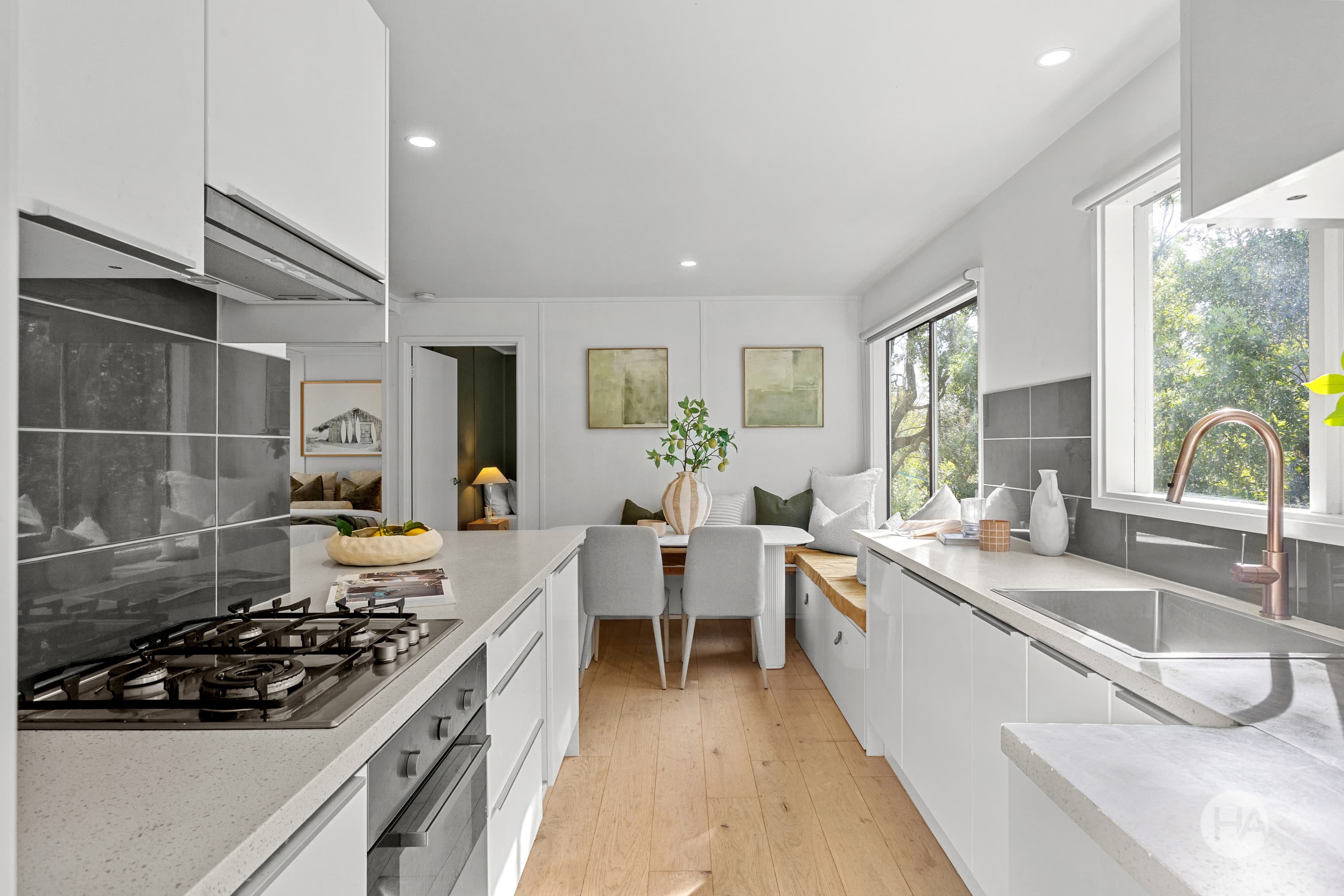 10 Beach Hill Avenue, SOMERS, Somers - Thumbnail 3