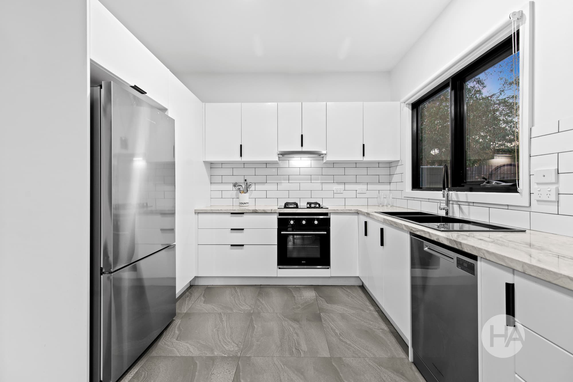 76A Clarendon Drive, SOMERVILLE, Somerville - Thumbnail 4