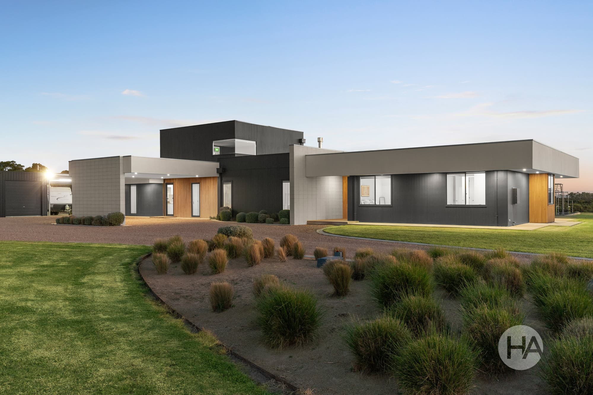 2740 South Gippsland Highway, TOORADIN, Tooradin - Image 1