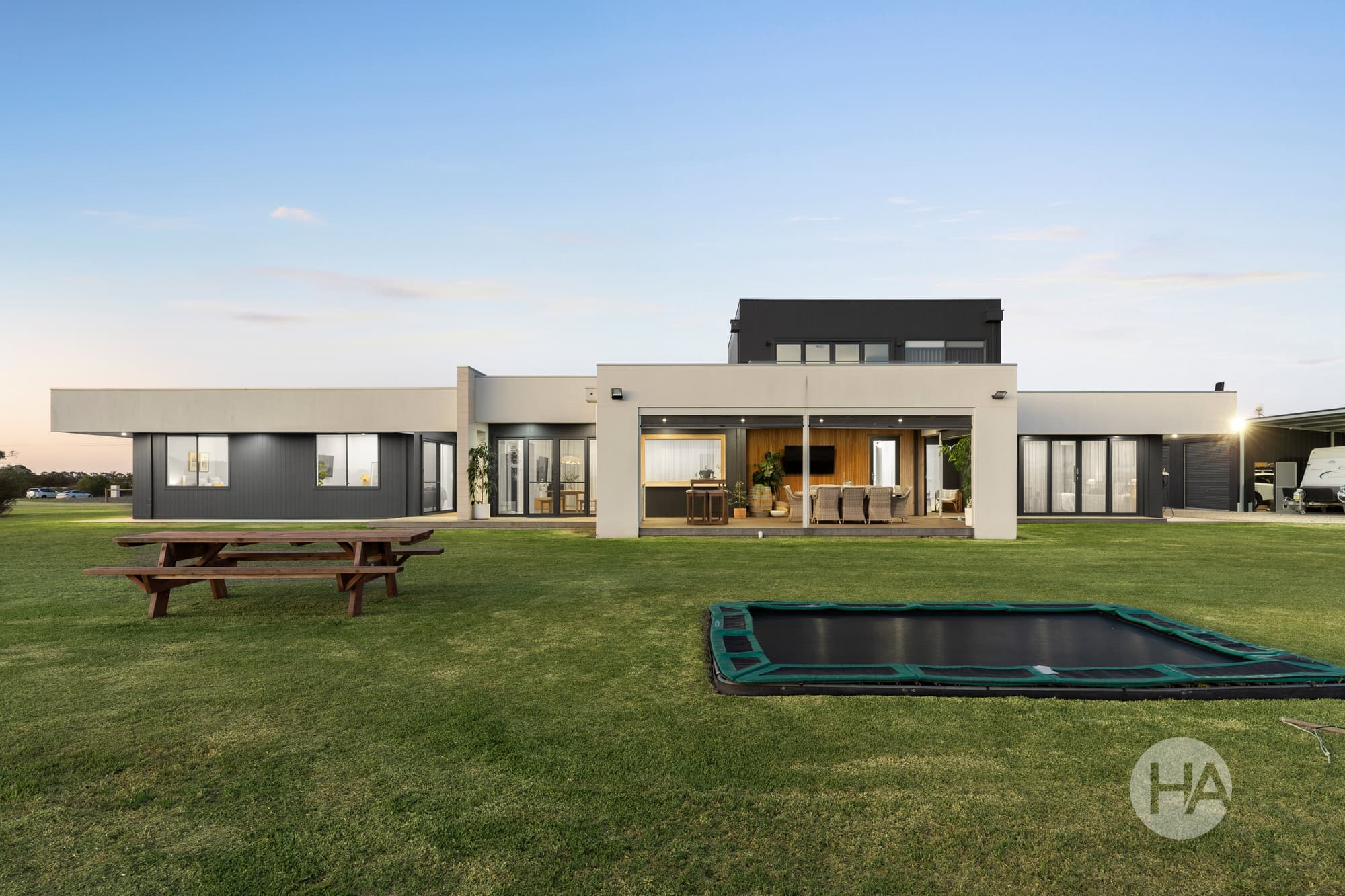 2740 South Gippsland Highway, TOORADIN, Tooradin - Thumbnail 3