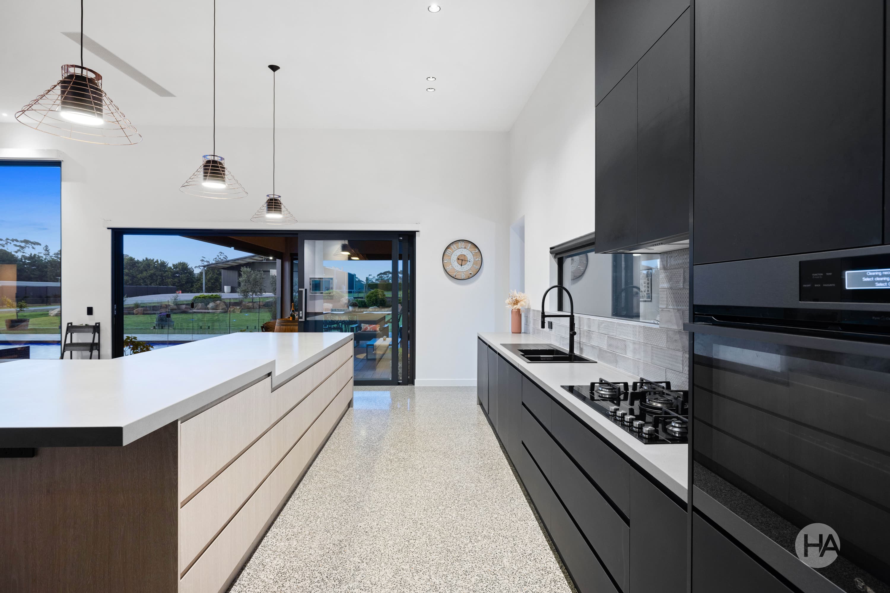 146 Weeroona Road, LANGWARRIN SOUTH, Langwarrin South - Thumbnail 4