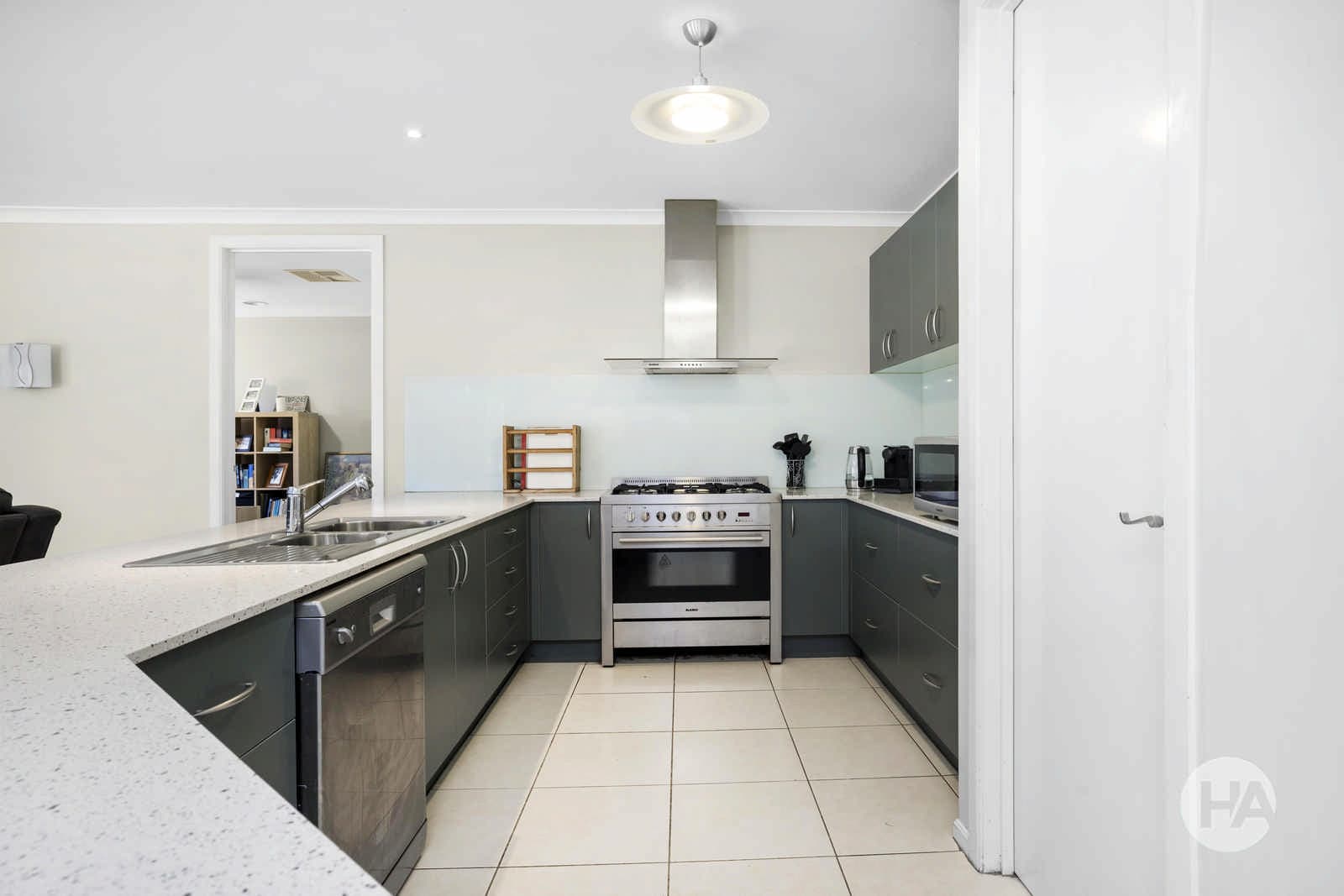 30 Carramar Road, CRANBOURNE SOUTH, Cranbourne South - Thumbnail 5