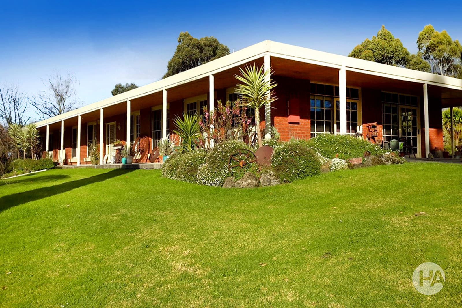 141 Loch Street, YARRAGON, Yarragon - Thumbnail 2