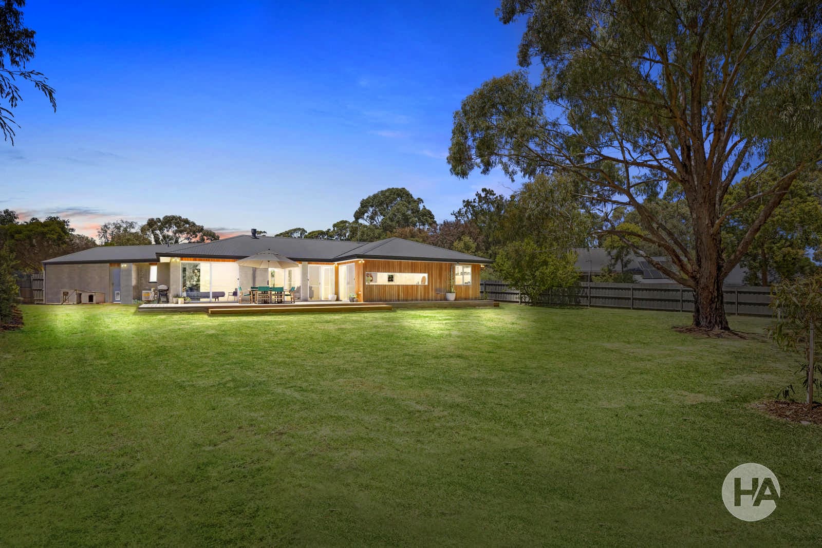 9 Charles Court, SOMERS, Somers - Thumbnail 2